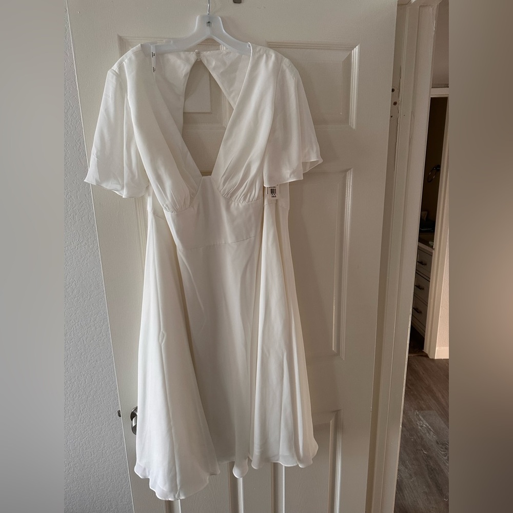 Plus size bridal dress